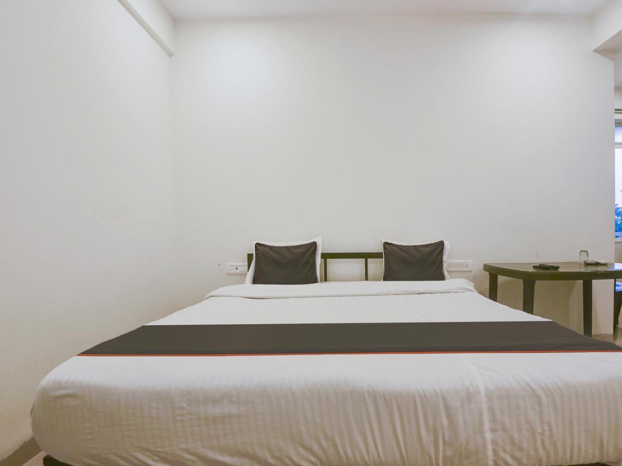 Collection O Morjim Sea Wave Hotel Exterior photo