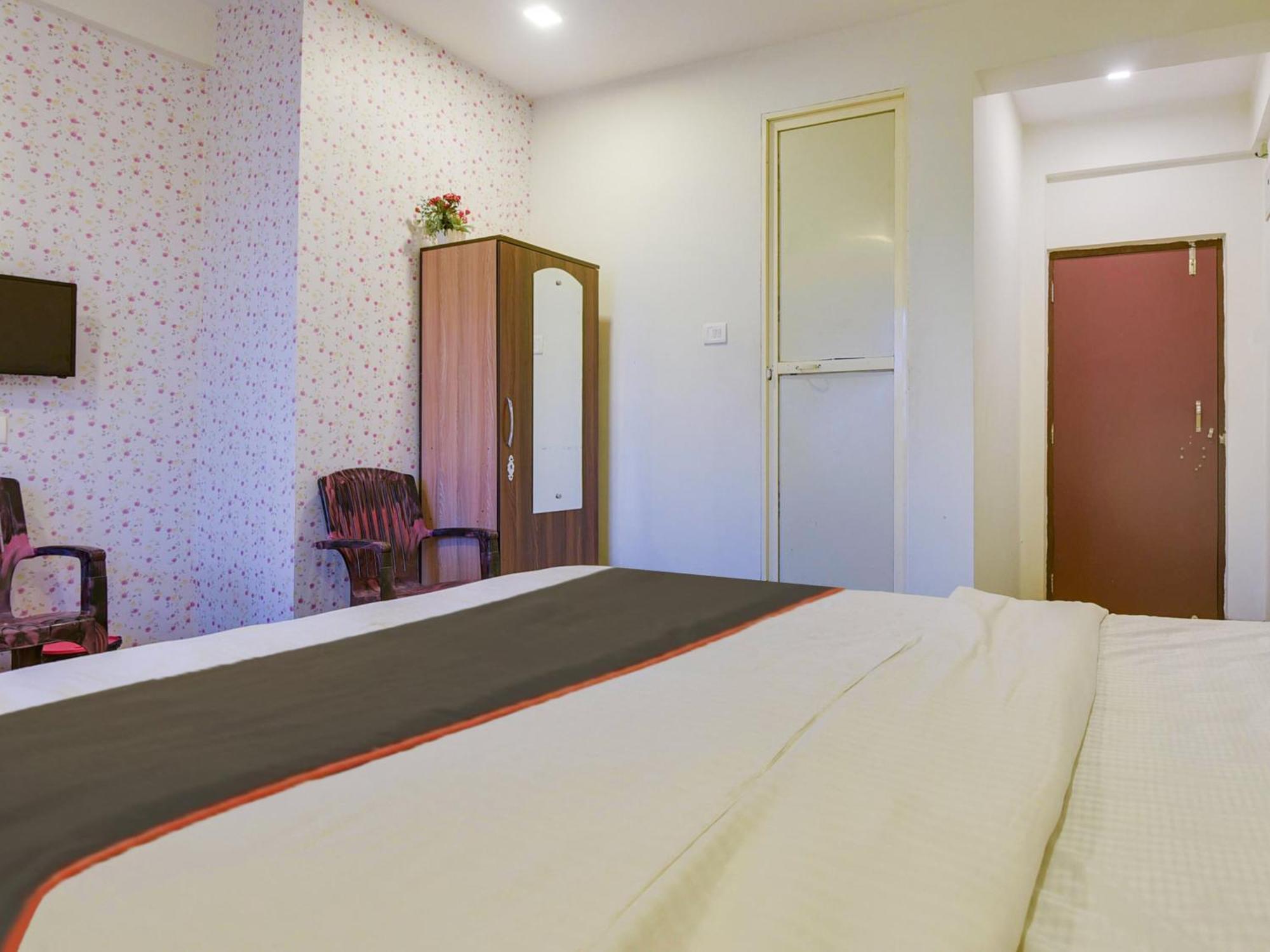 Collection O Morjim Sea Wave Hotel Exterior photo