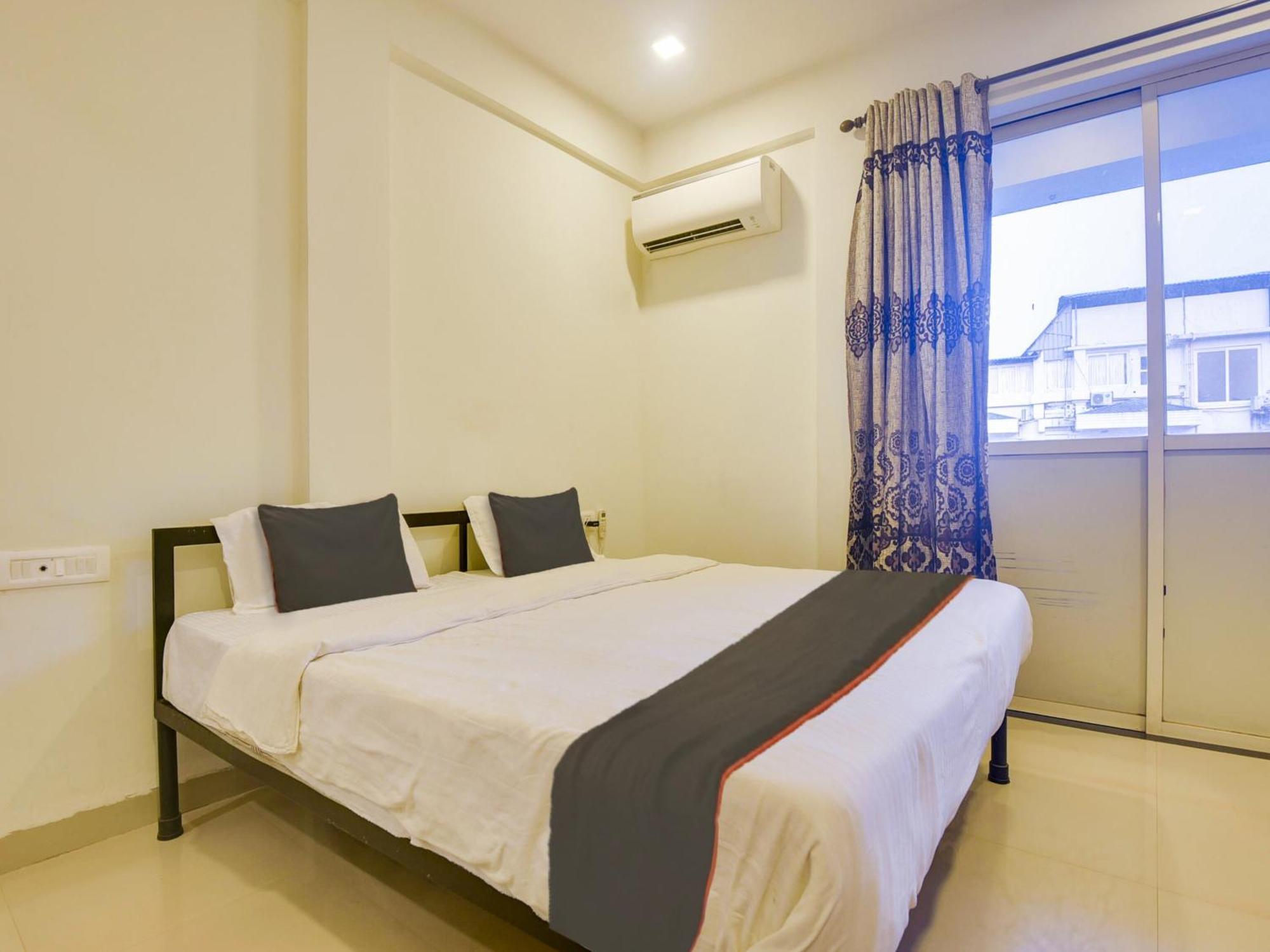Collection O Morjim Sea Wave Hotel Exterior photo